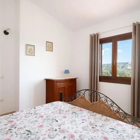 Apartment Residenza Sarra Di Entu *